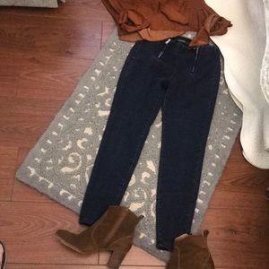 Ralph Lauren 4P skinny jeans. Cute & comfy.